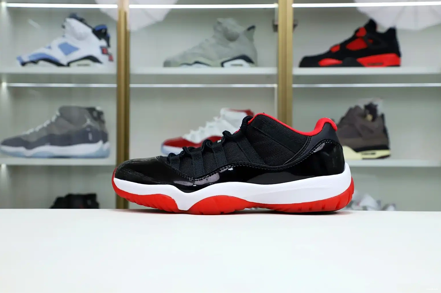 11 JORDAN Kimikick BRED RETRO AIR LOW 0424